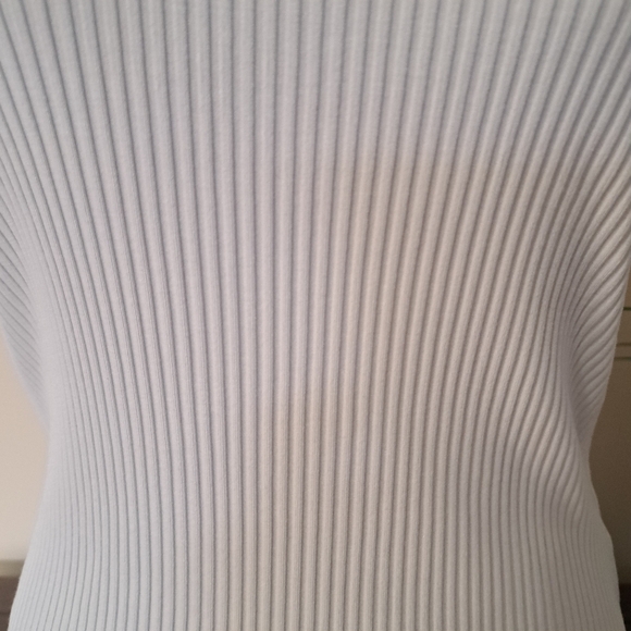 Wilfred White Ribbed Top Scoop Neck Short Sleeved Tee Fitted - Picture 7 of 11